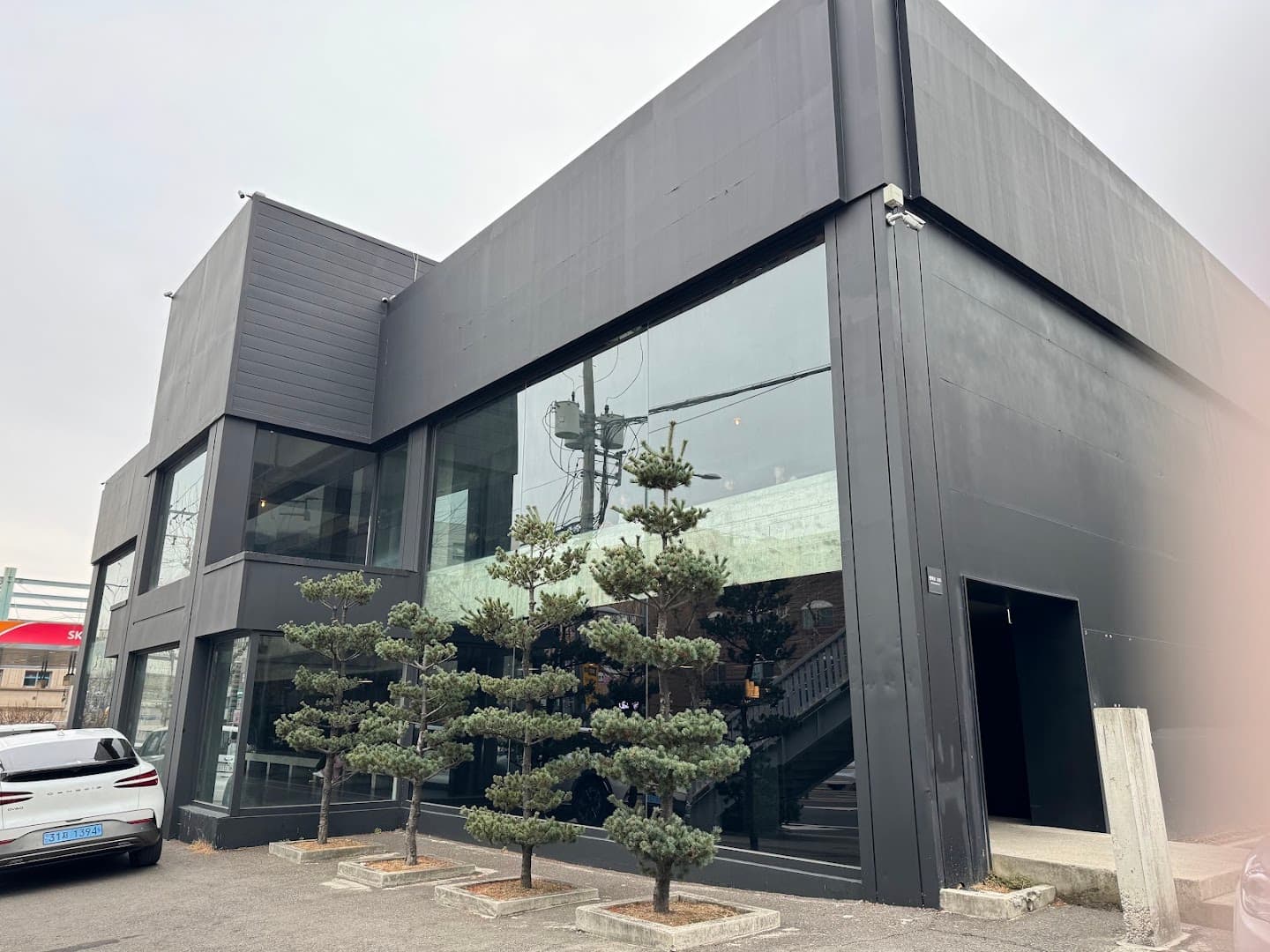 Anthracite Coffee Yeonhui - specialty coffee shop in Seoul