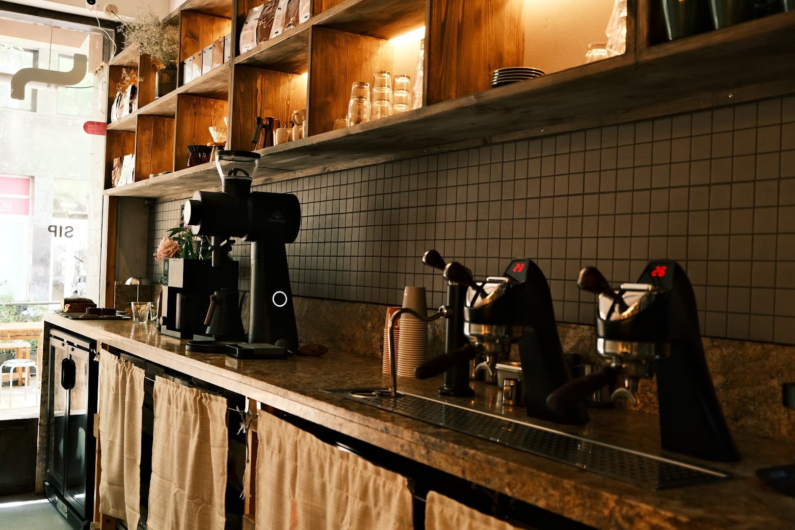 SIP BY SIP | SIP COFFEE ROASTERS - specialty coffee shop in Barcelona
