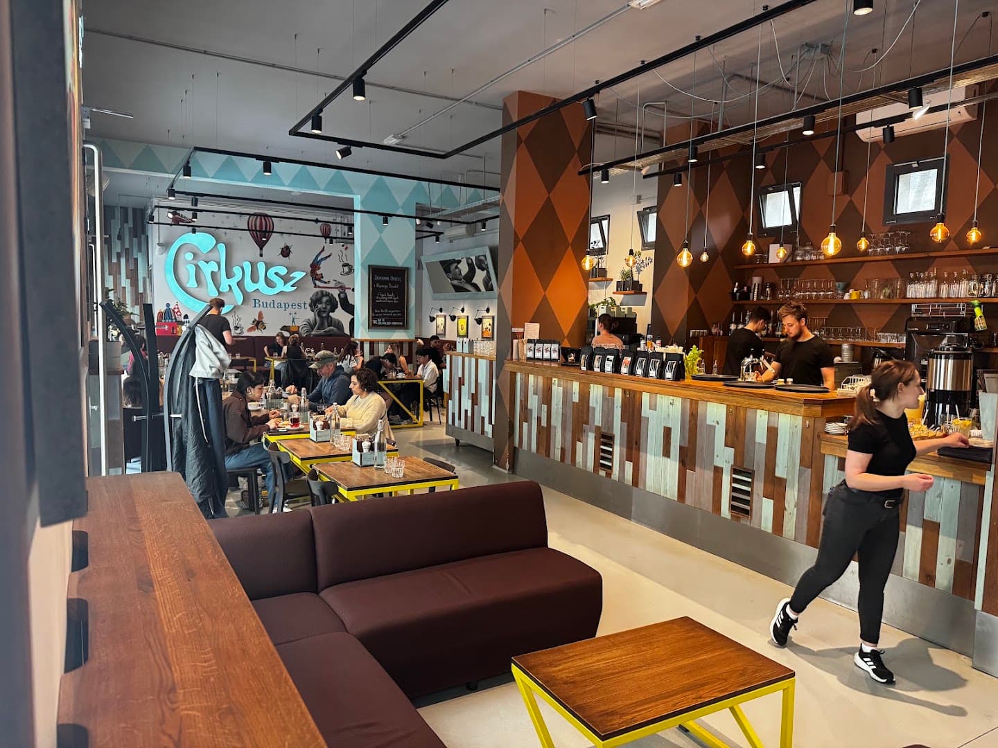 Cirkusz Café - specialty coffee shop in Budapest