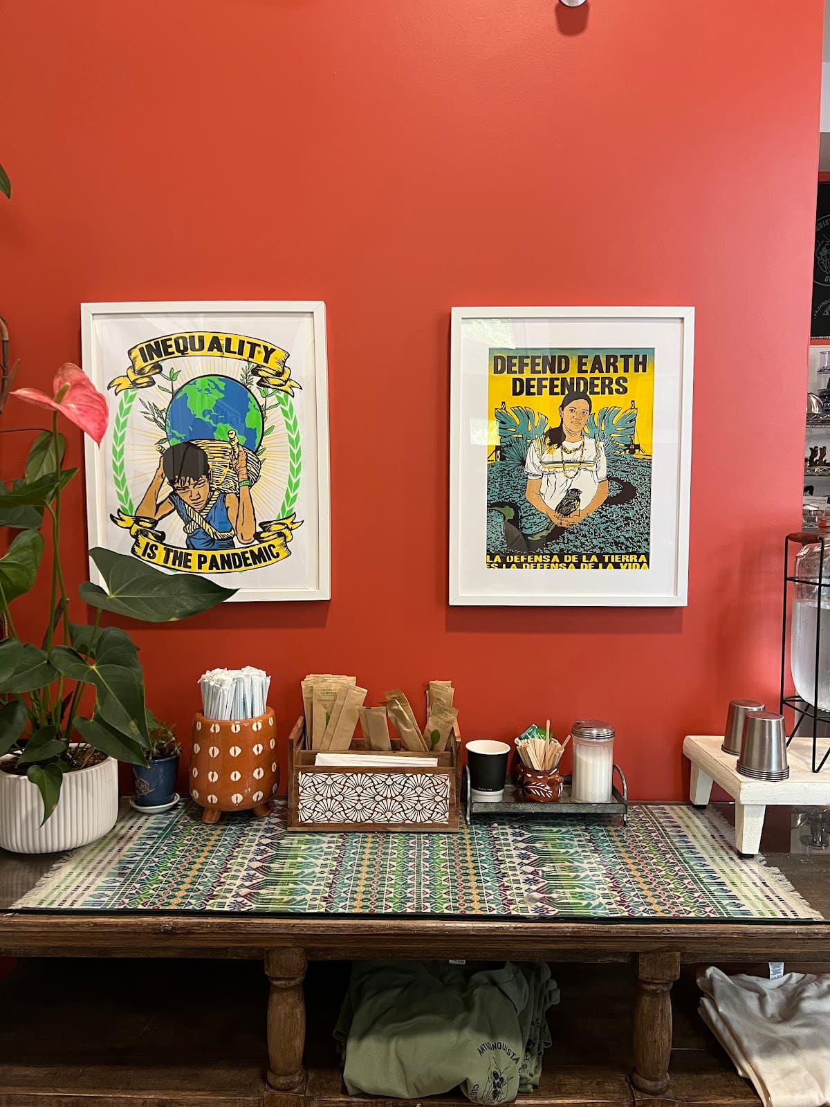 Anticonquista Café (Pilsen) specialty coffee shop in Chicago - photo 4