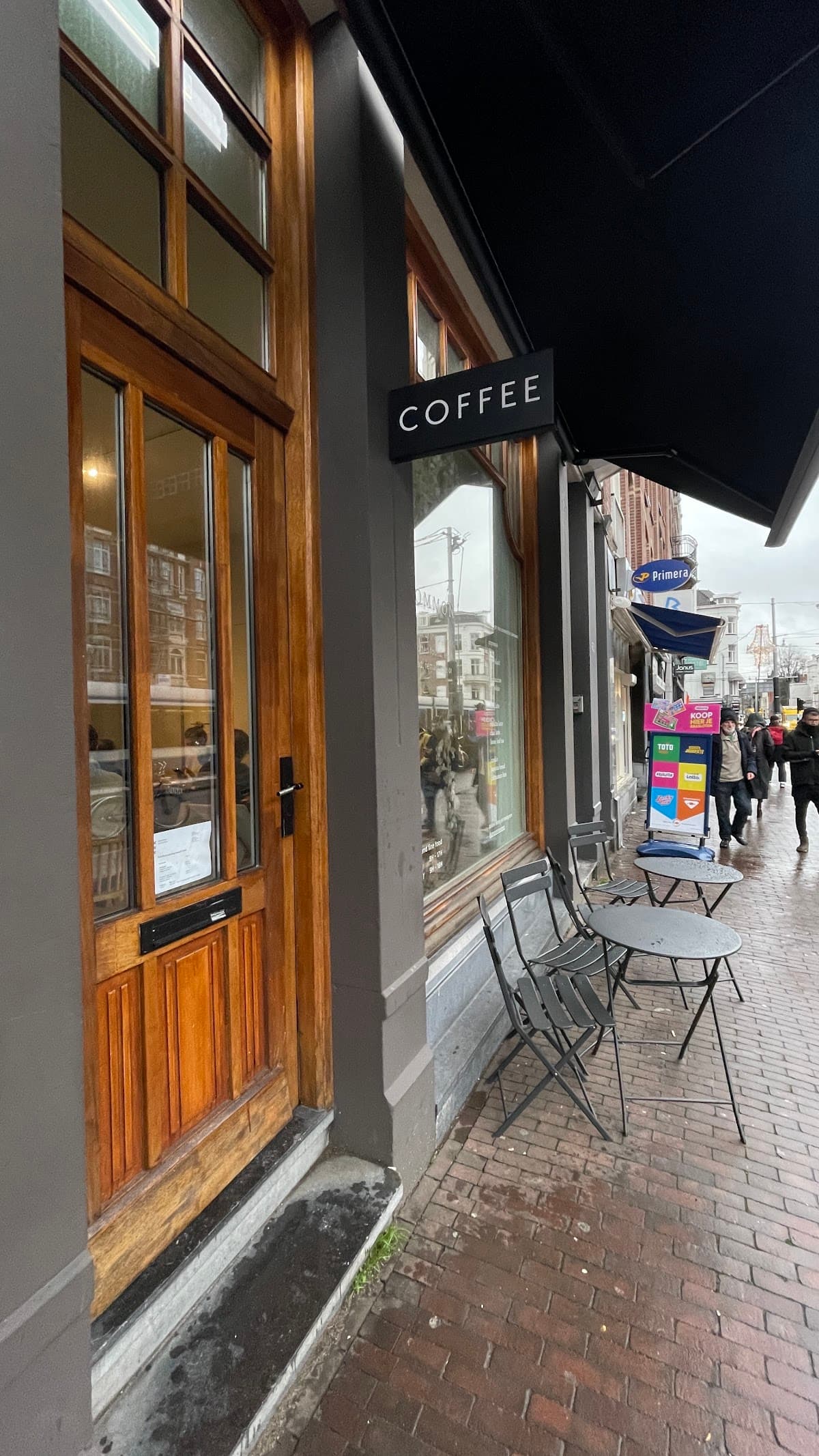 Uncommon Cafe - specialty coffee shop in Amsterdam