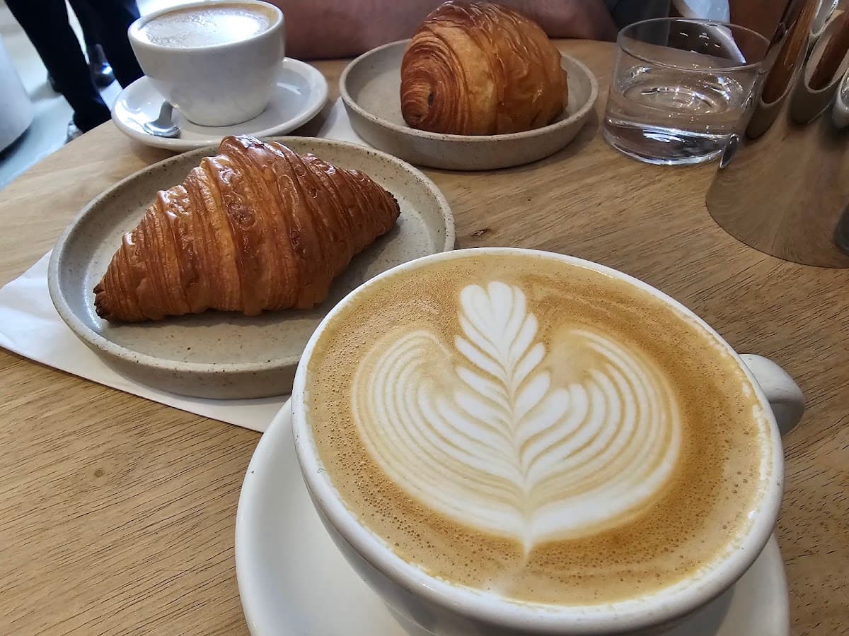 Uncommon Cafe specialty coffee shop in Amsterdam - photo 3