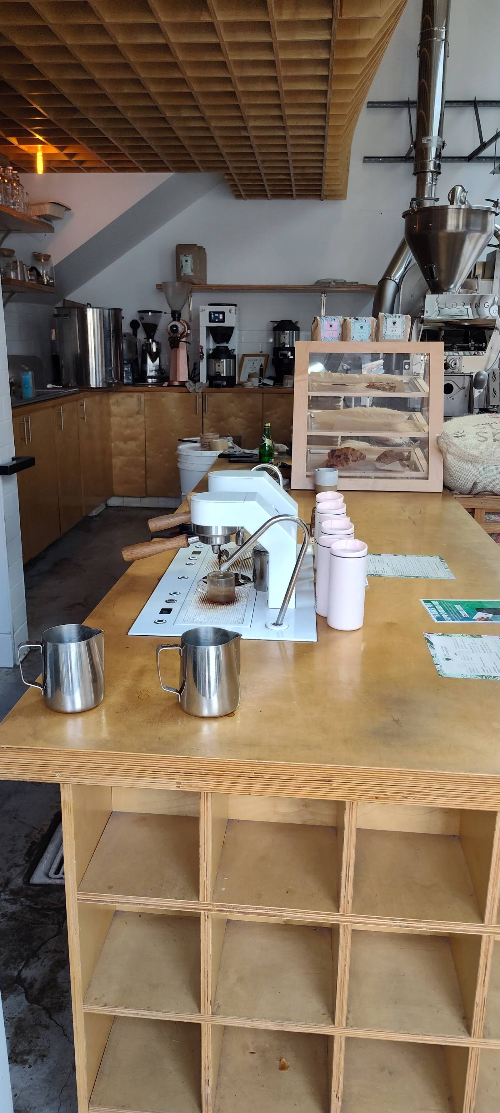Earth Bean Coffee specialty coffee shop in Los Angeles - photo 9