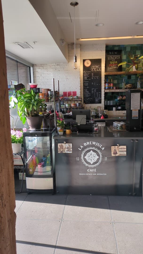 La Brewjula Café - specialty coffee shop in Lincoln Park