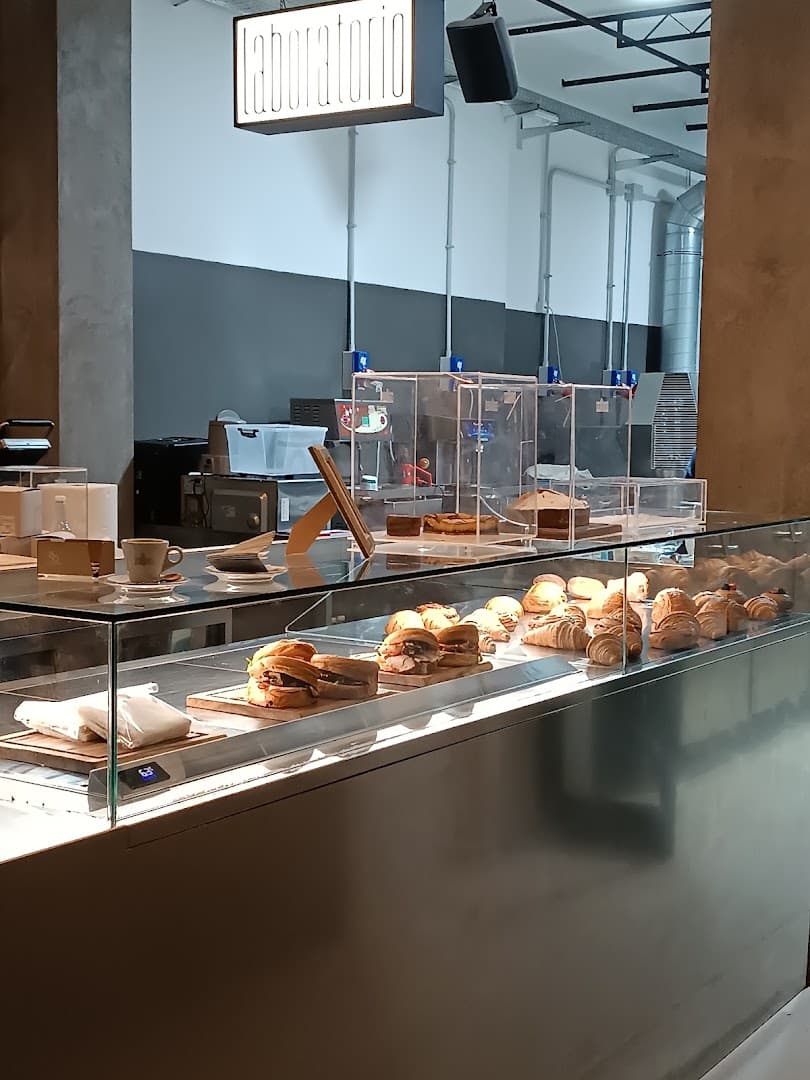 Interior of Casa Manfredi Teatro, specialty coffee shop in Rome