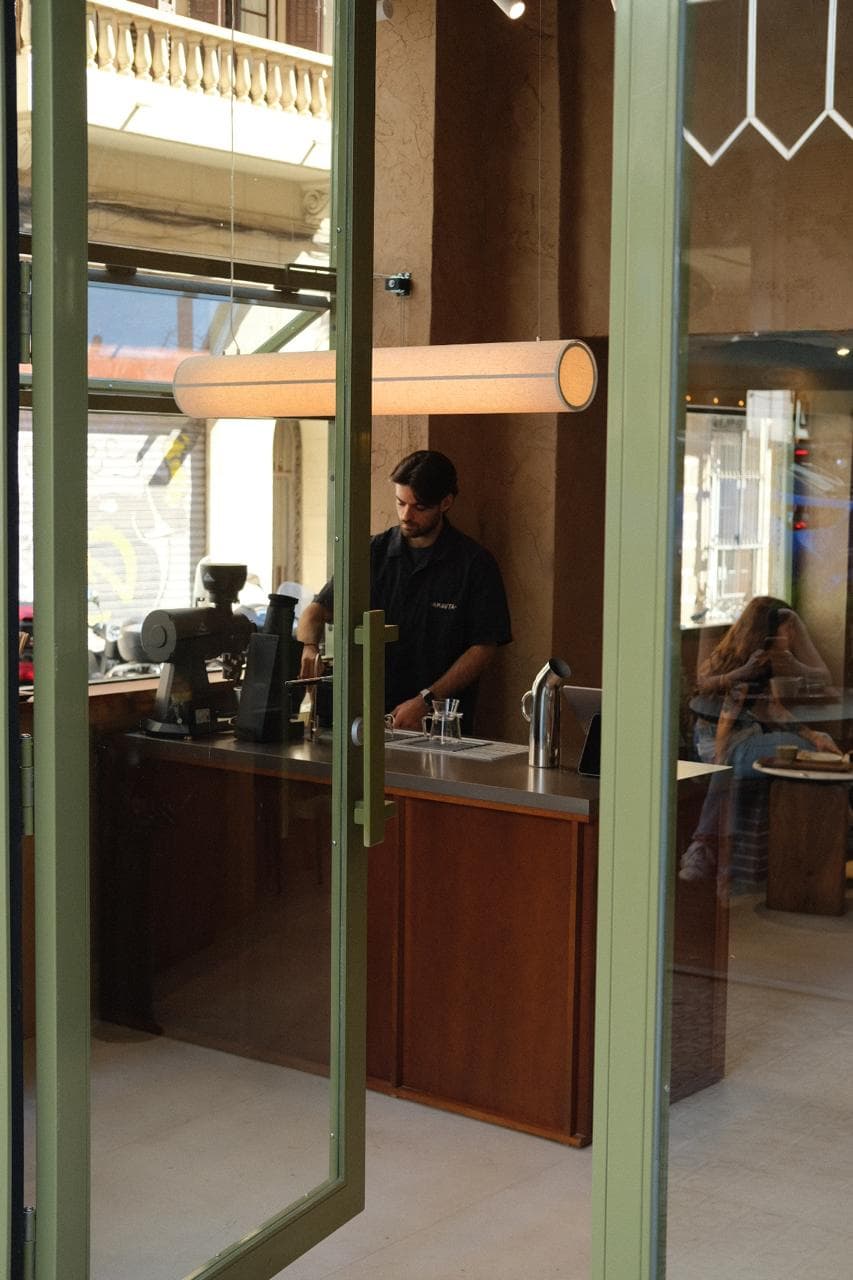 Amauta Coffee Bar: Travessera de Gràcia - specialty coffee shop in Sarrià-Sant Gervasi