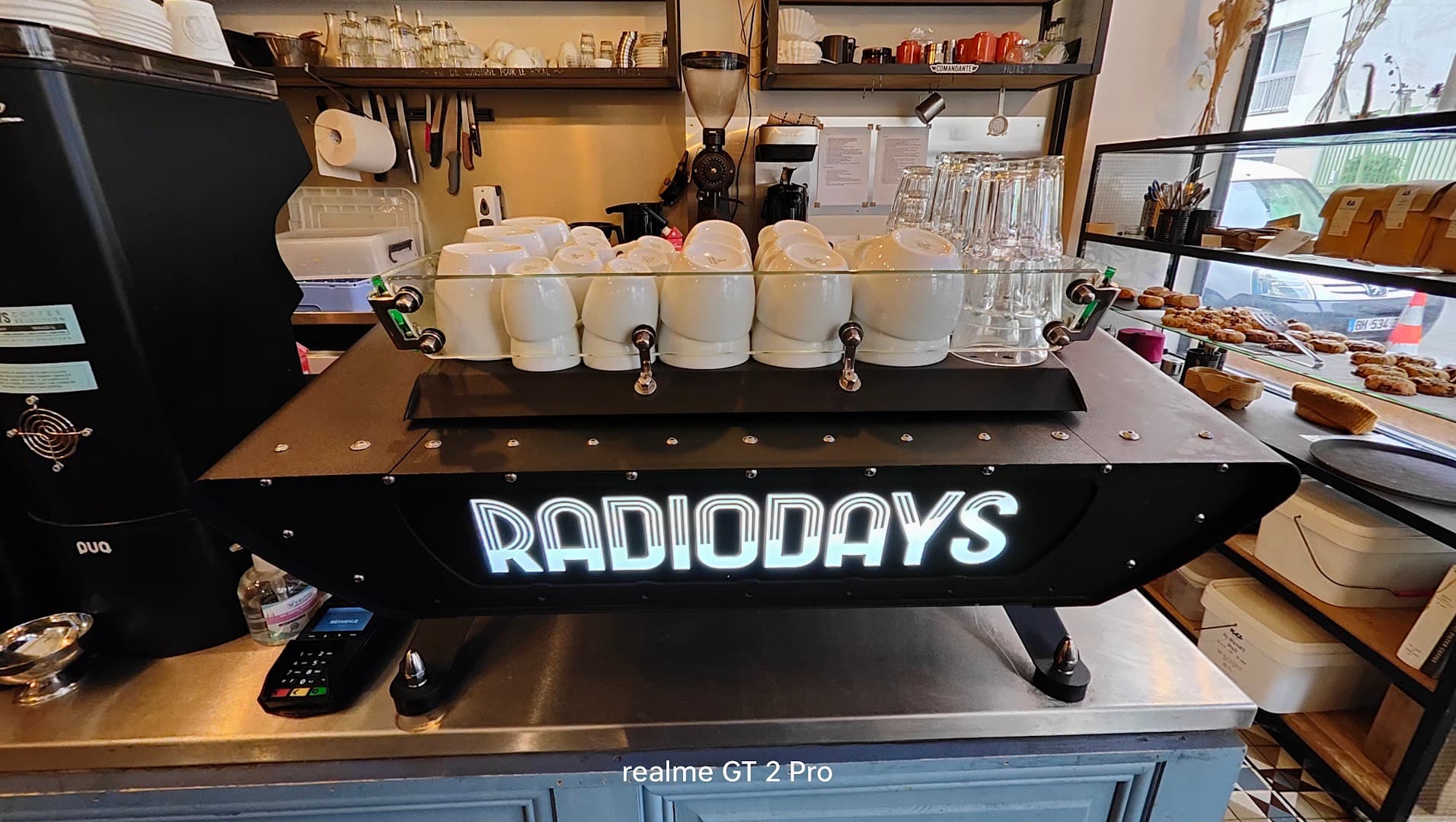 Radiodays - specialty coffee shop in Paris