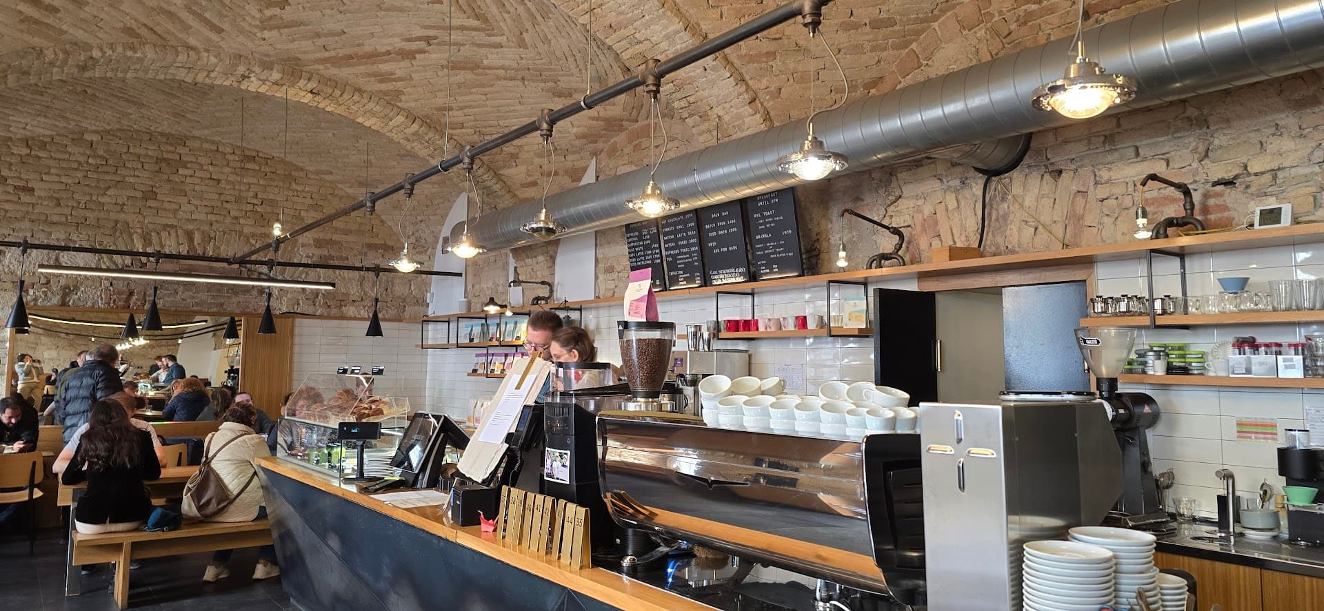 espresso embassy specialty coffee shop in Budapest - photo 3