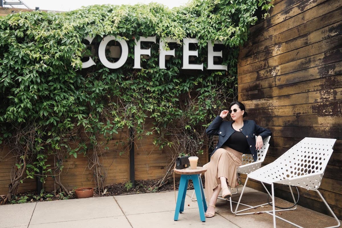 Houndstooth Coffee specialty coffee shop in Dallas - photo 8