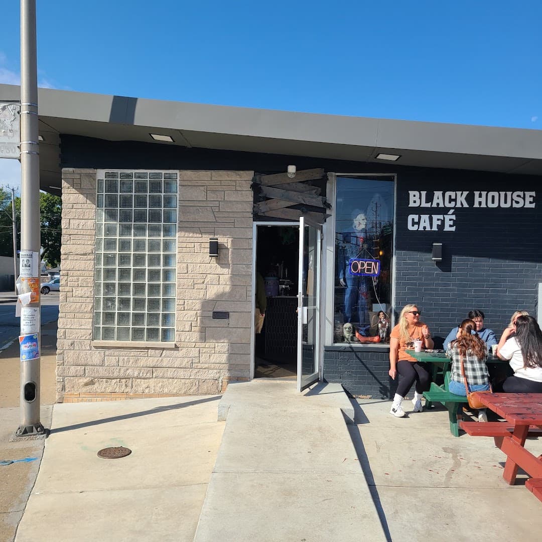 Black House Cafe - specialty coffee shop in Indianapolis