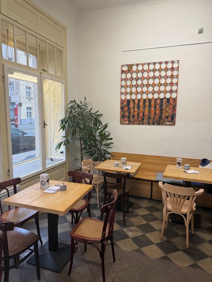 mamacoffe Jaromírova - specialty coffee shop in Prague