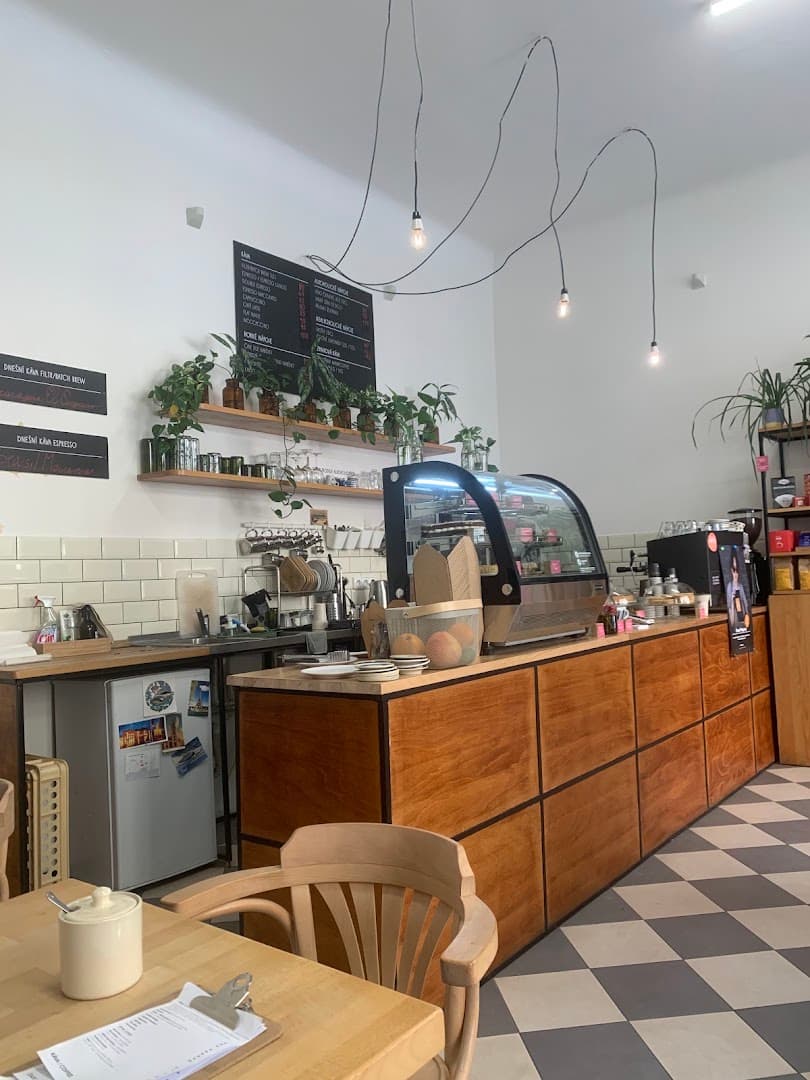 mamacoffe Jaromírova - specialty coffee shop in Prague