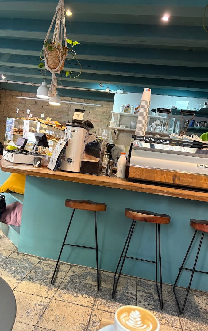 Anton - specialty coffee shop in District VIII