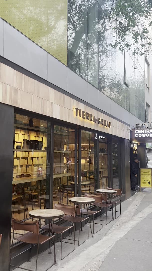 Storefront of Tierra Garat Salamanca, specialty coffee shop in Mexico City