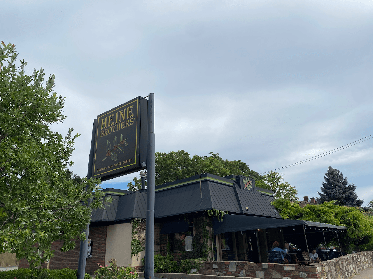 Storefront of Heine Brothers - Clifton, specialty coffee shop in Louisville