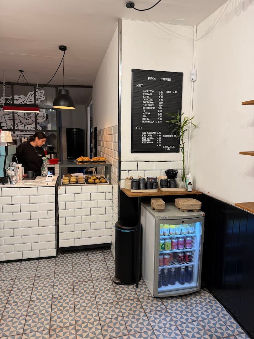 Pipol Coffee specialty coffee shop in Barcelona - photo 3