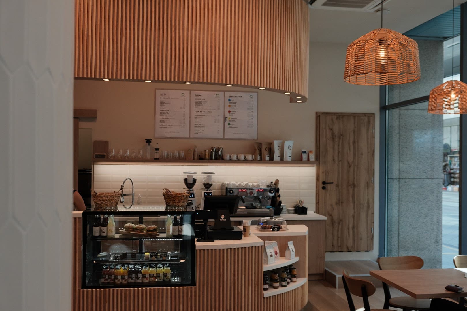 Daisuke Krisztina - specialty coffee shop in District I.