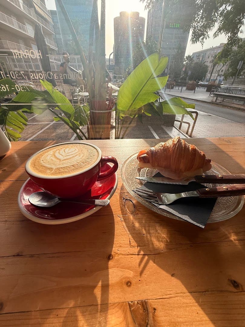 Cups & Coffee - specialty coffee shop in Barcelona