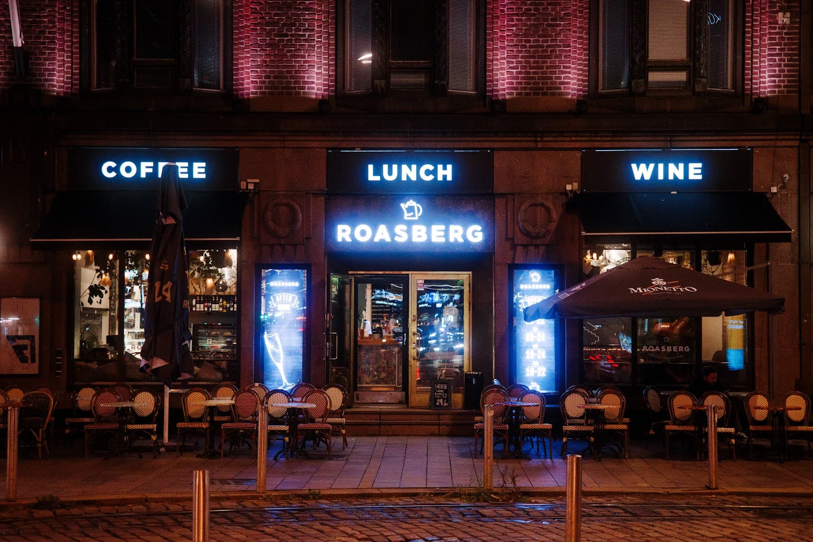 Storefront of Roasberg, specialty coffee shop in Helsinki