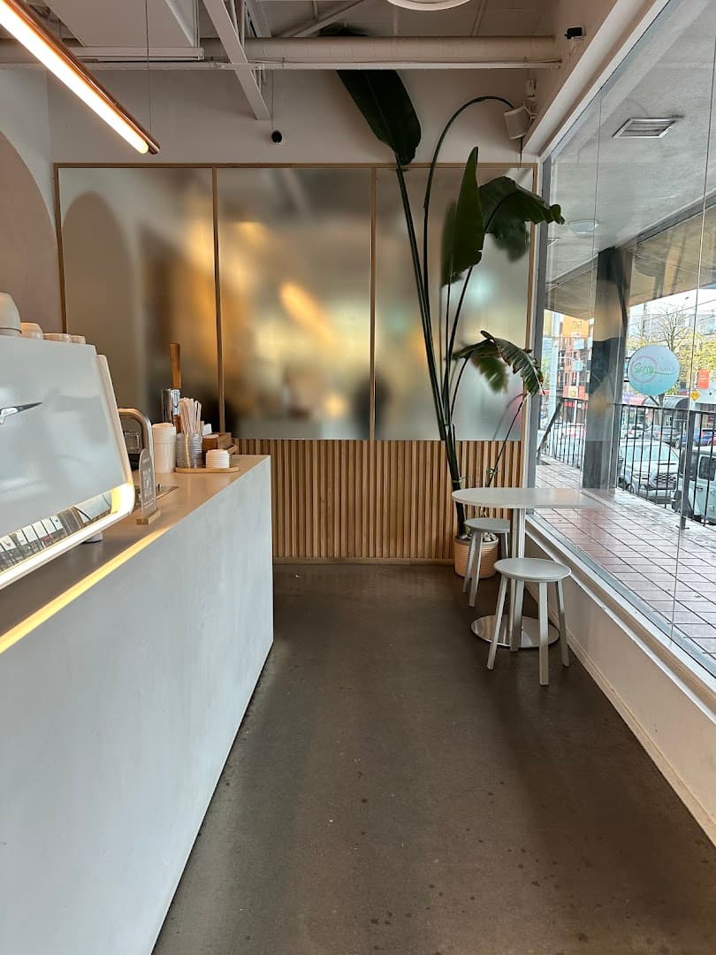 Lumine Coffee specialty coffee shop in Vancouver - photo 9