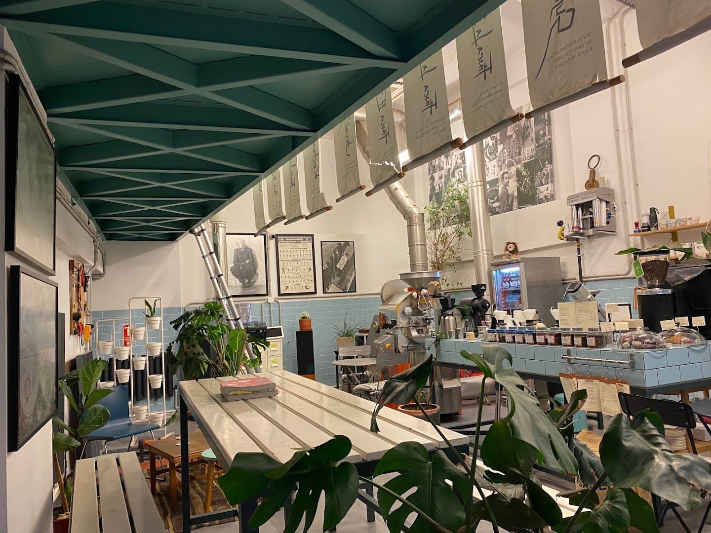 Probador Colectiva Cafe — specialty coffee in Istanbul