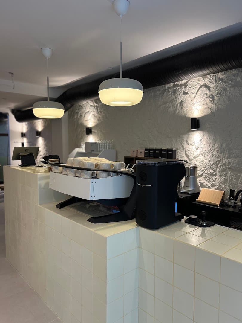 Seven Heaven • Coffee Lunch Brunch - specialty coffee shop in Paris