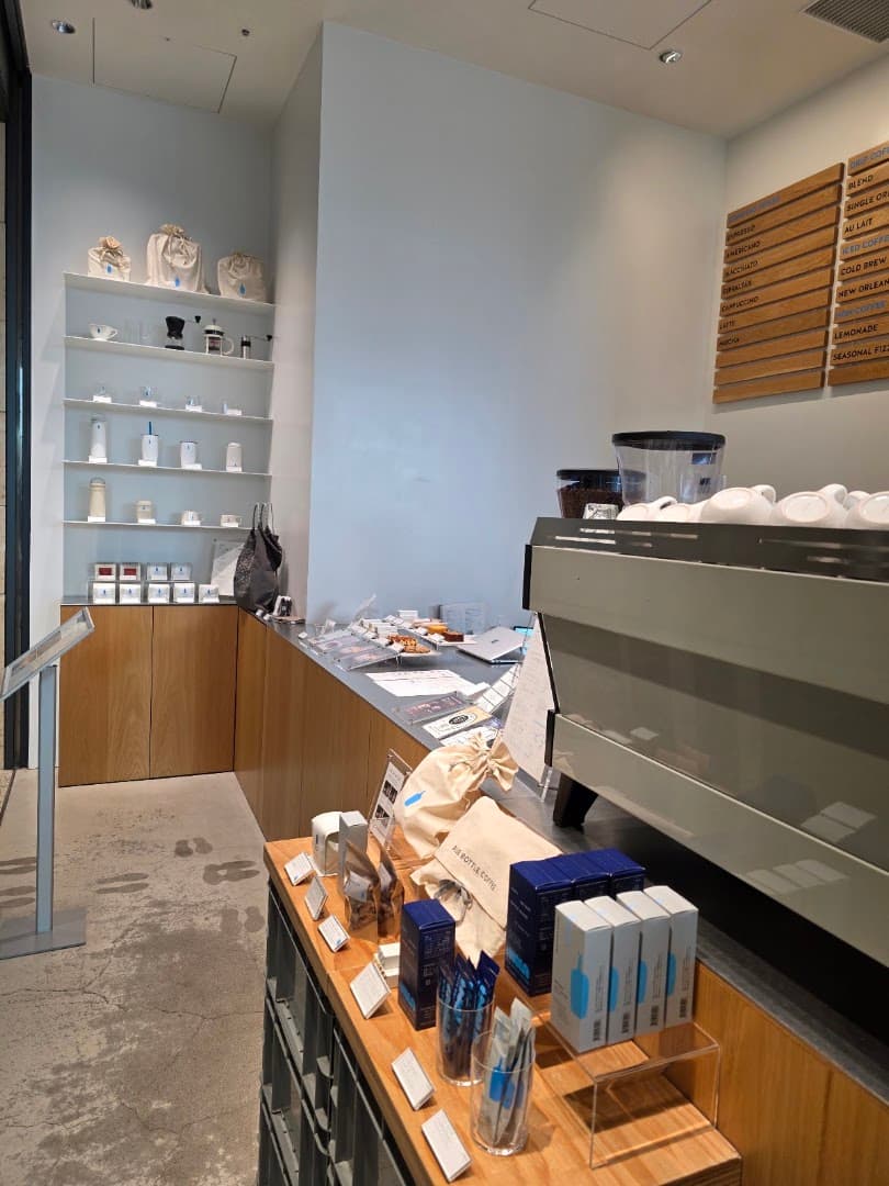 Blue Bottle Coffee - Takeshiba Cafe - specialty coffee shop in Tokyo