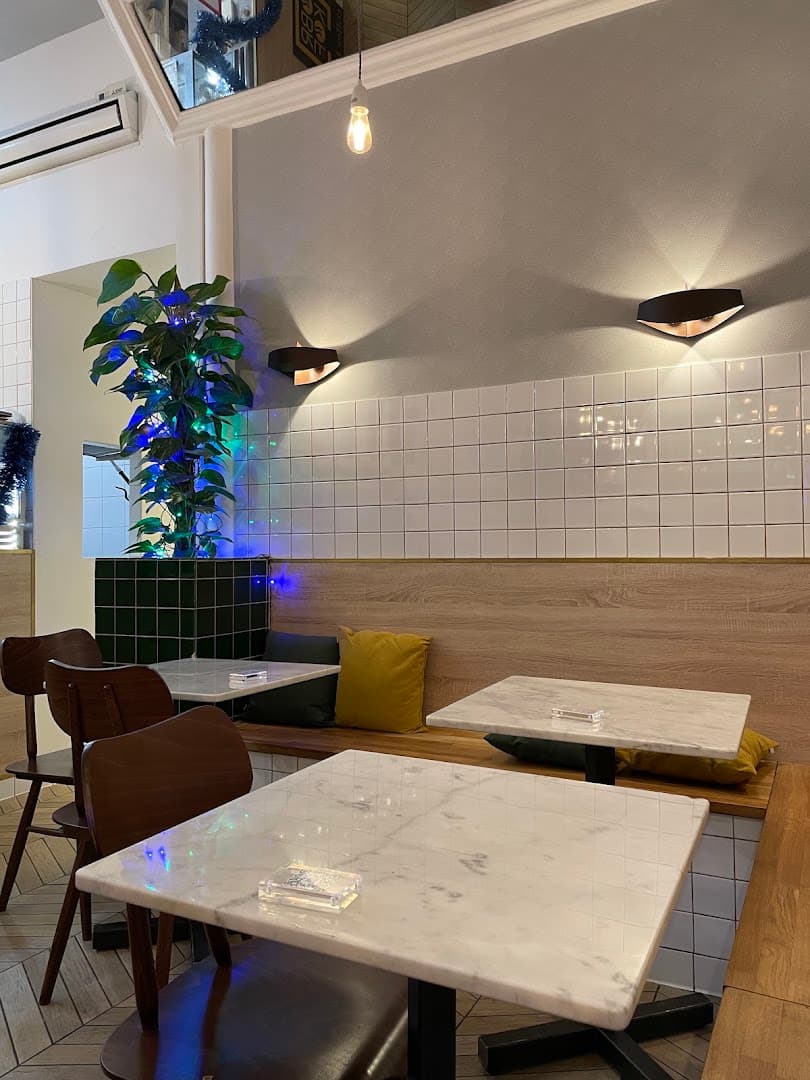 Café Obrkof - specialty coffee shop in Paris