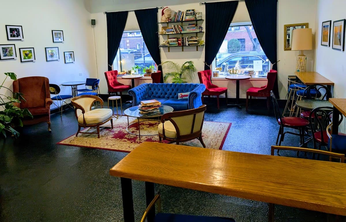 Two Hearted Queen specialty coffee shop in Chicago - photo 7