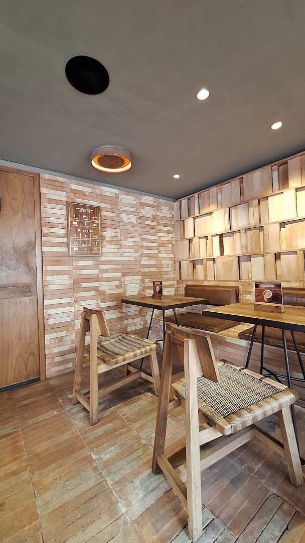 Interior of Tierra Garat Fresas, specialty coffee shop in Mexico City