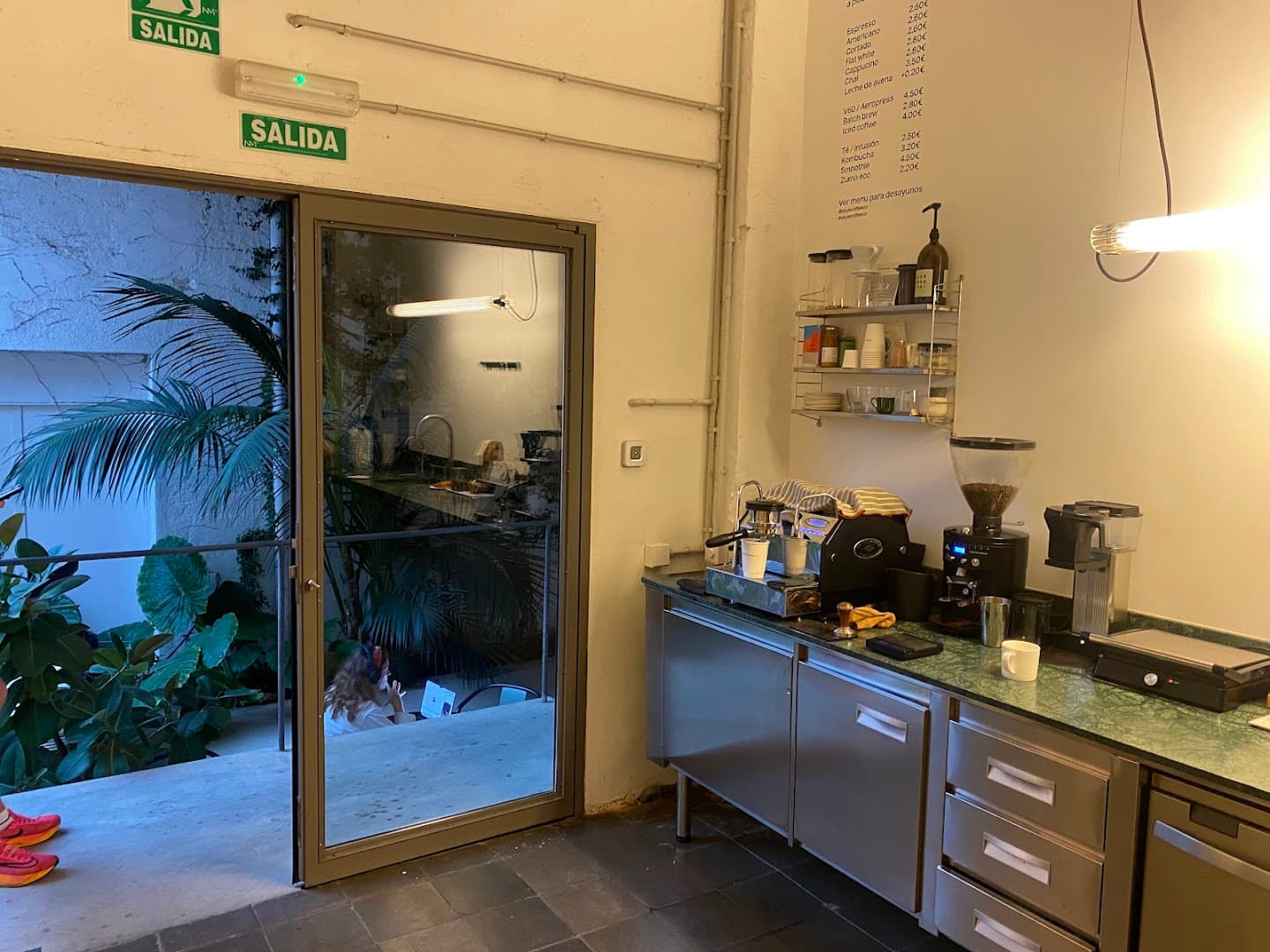 Skye Coffee Co. specialty coffee shop in Barcelona - photo 14
