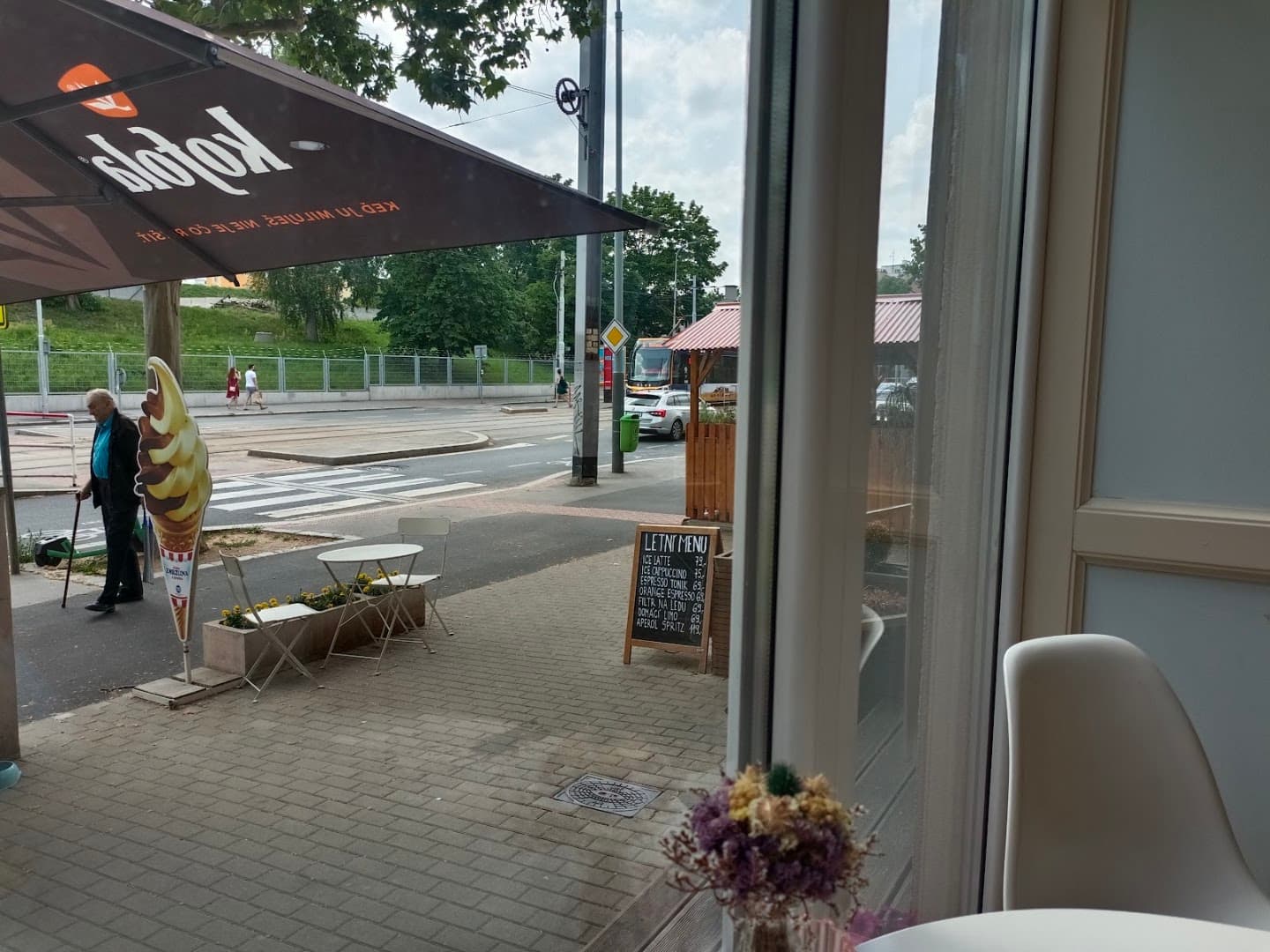Café Majada Prague - specialty coffee shop in Prague