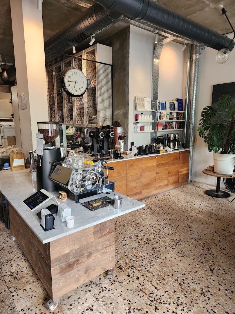Null Coffee Roasters specialty coffee shop in Istanbul - photo 5
