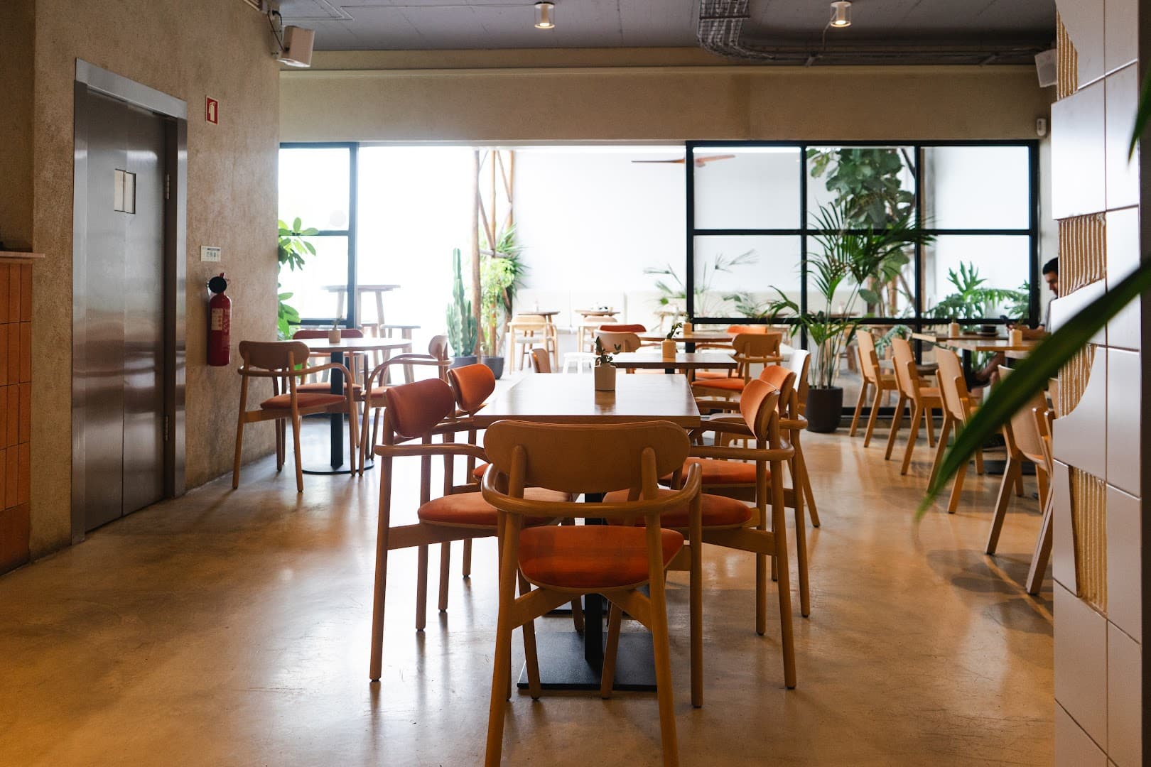 Tomorrow at 9 Cafe - specialty coffee shop in Lisbon