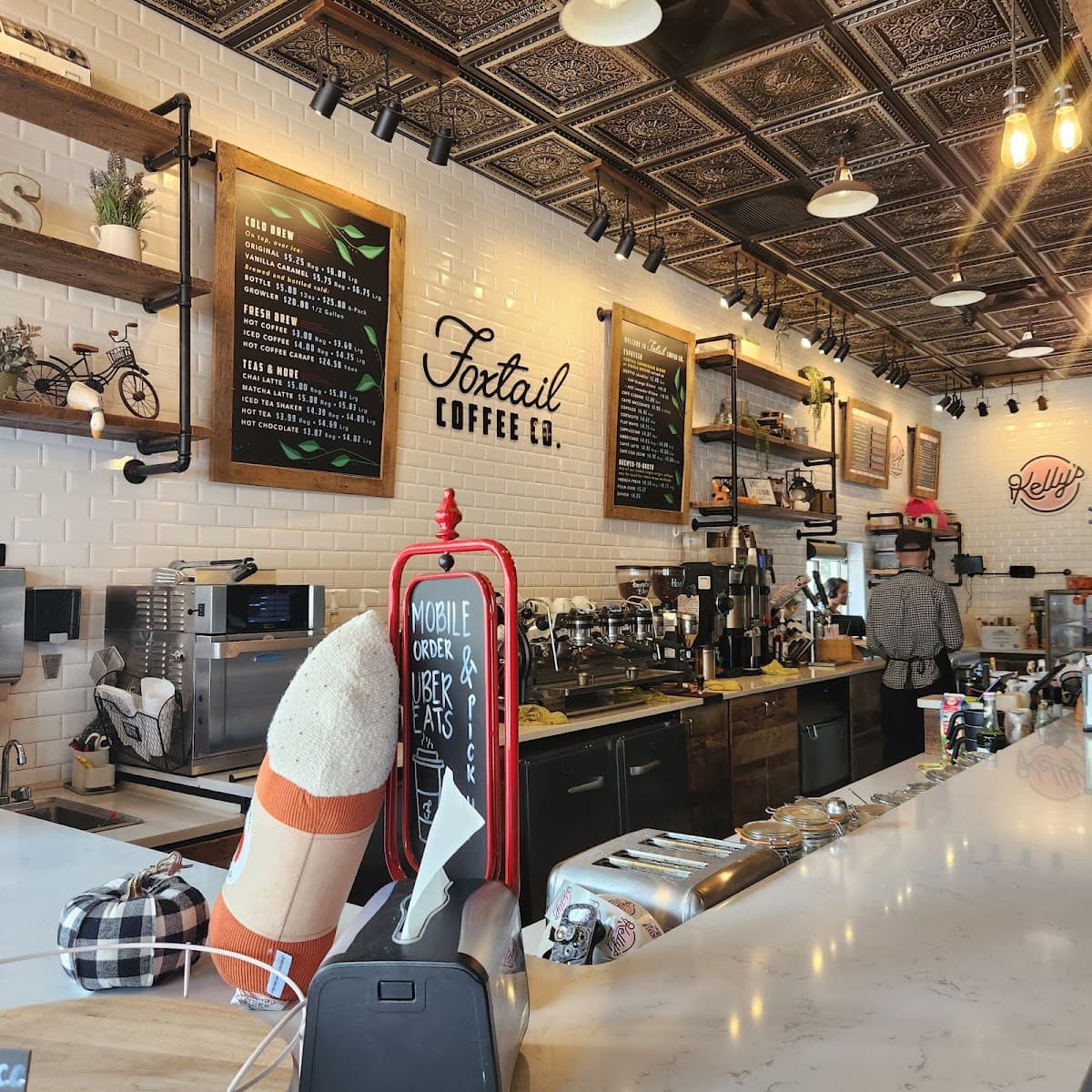 Foxtail Coffee & Kelly’s Ice Cream - Hunters Creek (with drive-thru) - specialty coffee shop in Orlando