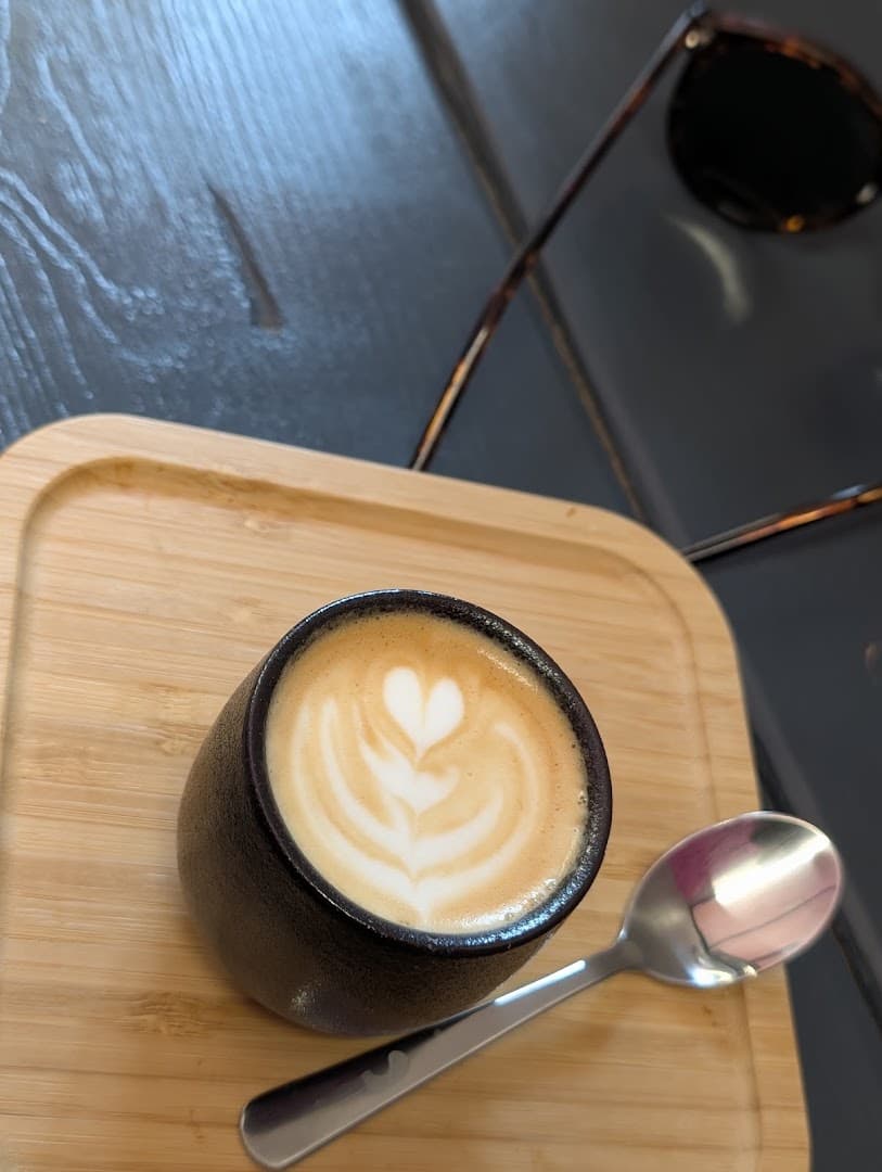 Mugshot Coffee - specialty coffee shop in Prague