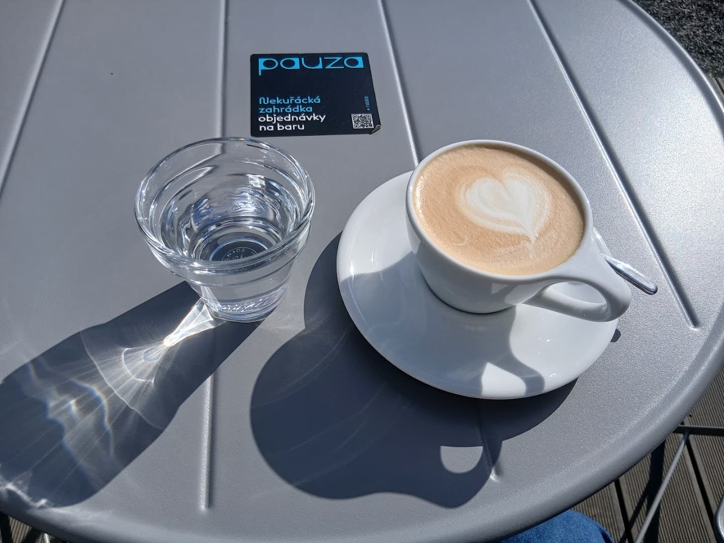 Coffee at Pauza Palmovka, specialty coffee shop in Prague