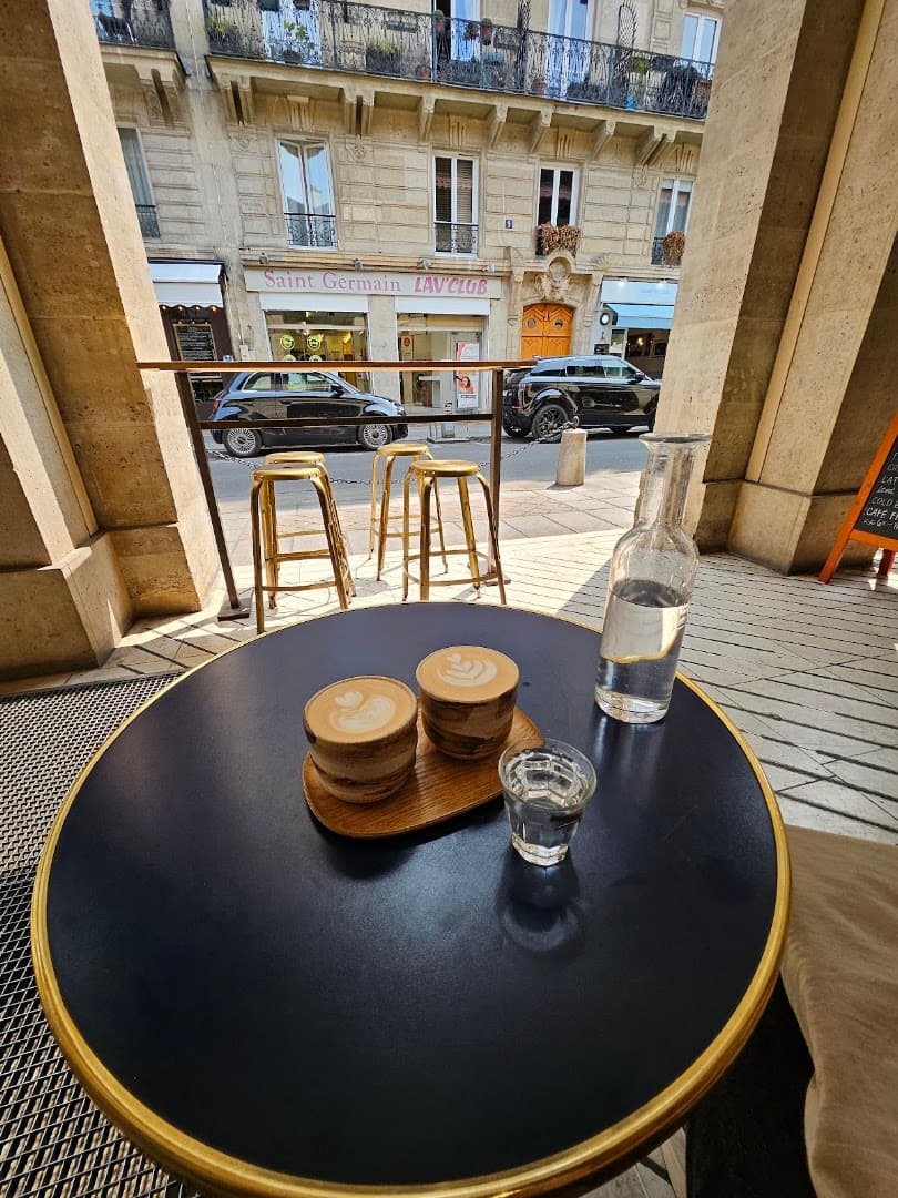Café du Clown - specialty coffee shop in Paris