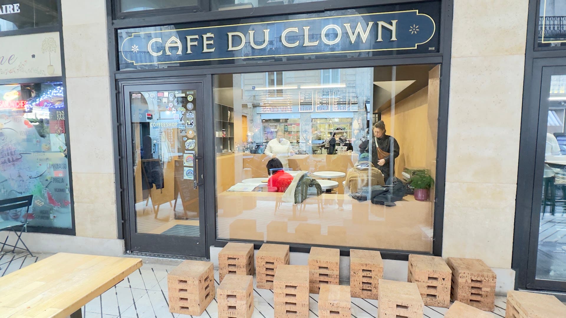 Café du Clown - specialty coffee shop in Paris