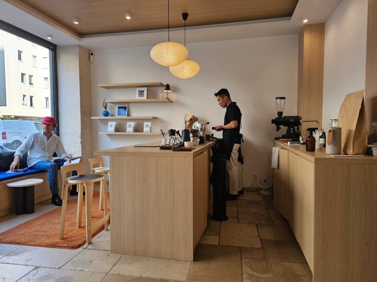 Klover Coffee Showroom - specialty coffee shop in Paris