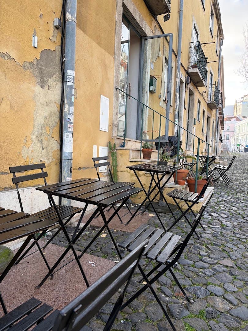 Drop. Specialty Coffee & Brunch - specialty coffee shop in Lisbon