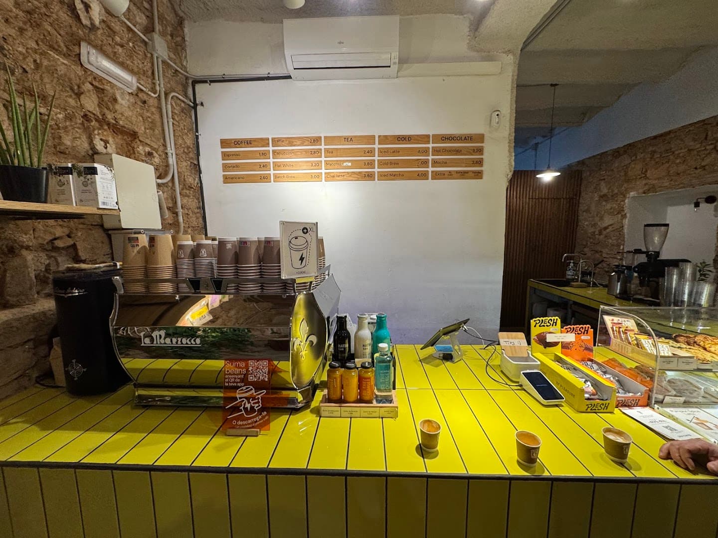 Syra Coffee - Born specialty coffee shop in Barcelona - photo 13