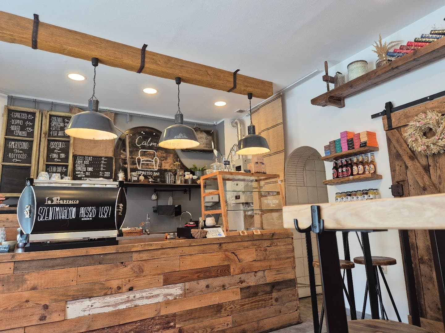 Cafe Calmo - Specialty, Espresso Bár - specialty coffee shop in Budapest