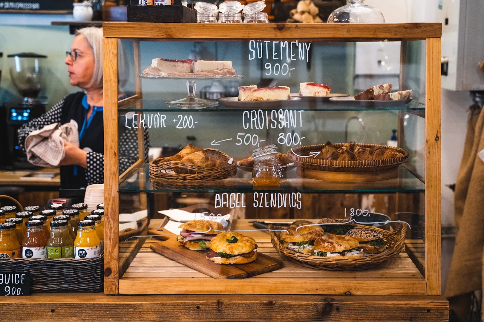 Cafe Calmo - Specialty, Espresso Bár - specialty coffee shop in Budapest