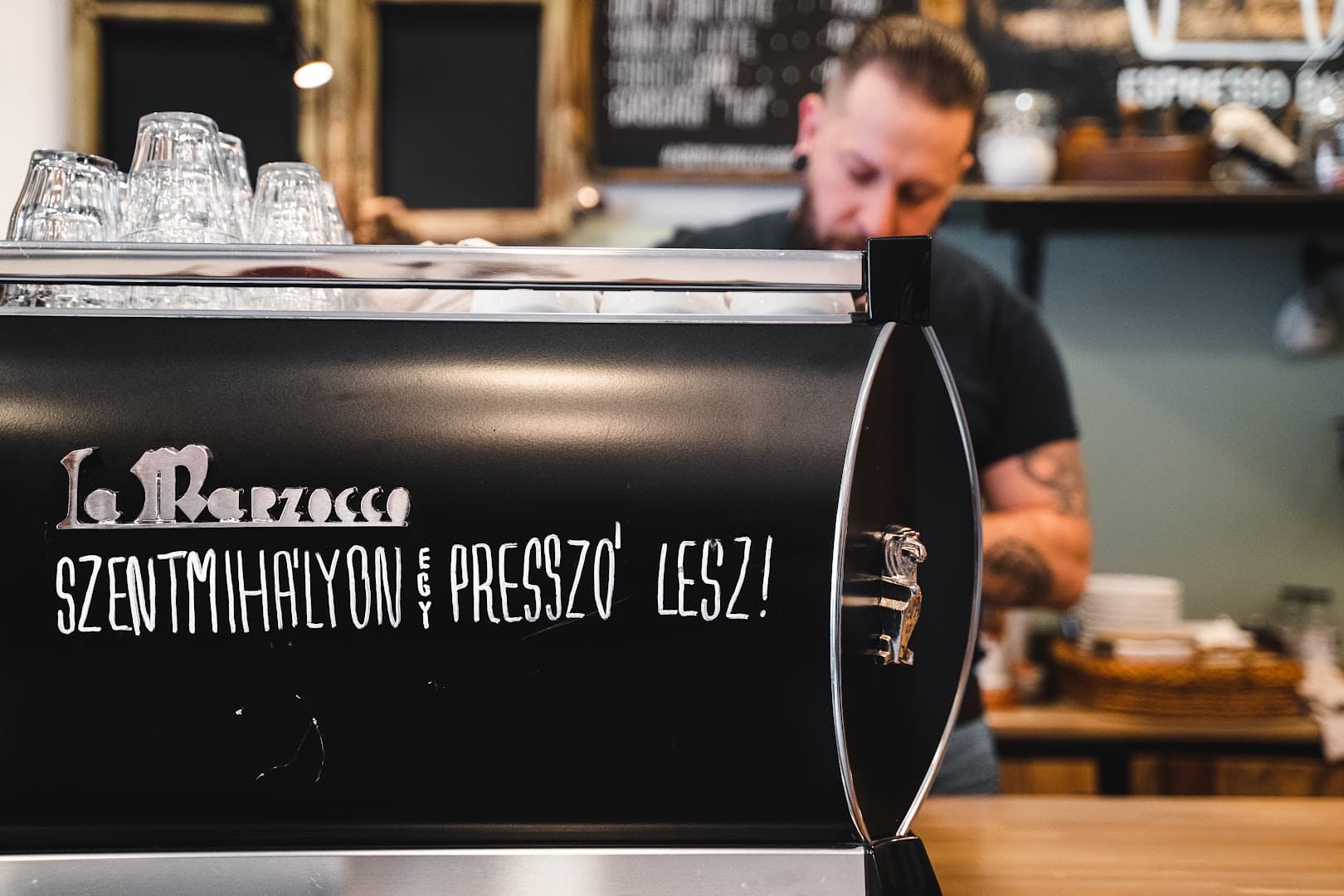 Cafe Calmo - Specialty, Espresso Bár specialty coffee shop in Budapest - photo 9