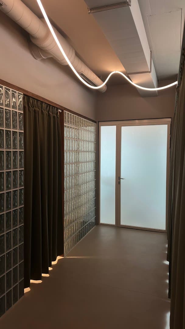 Loka Yoga & Cafe - specialty coffee shop in Vienna