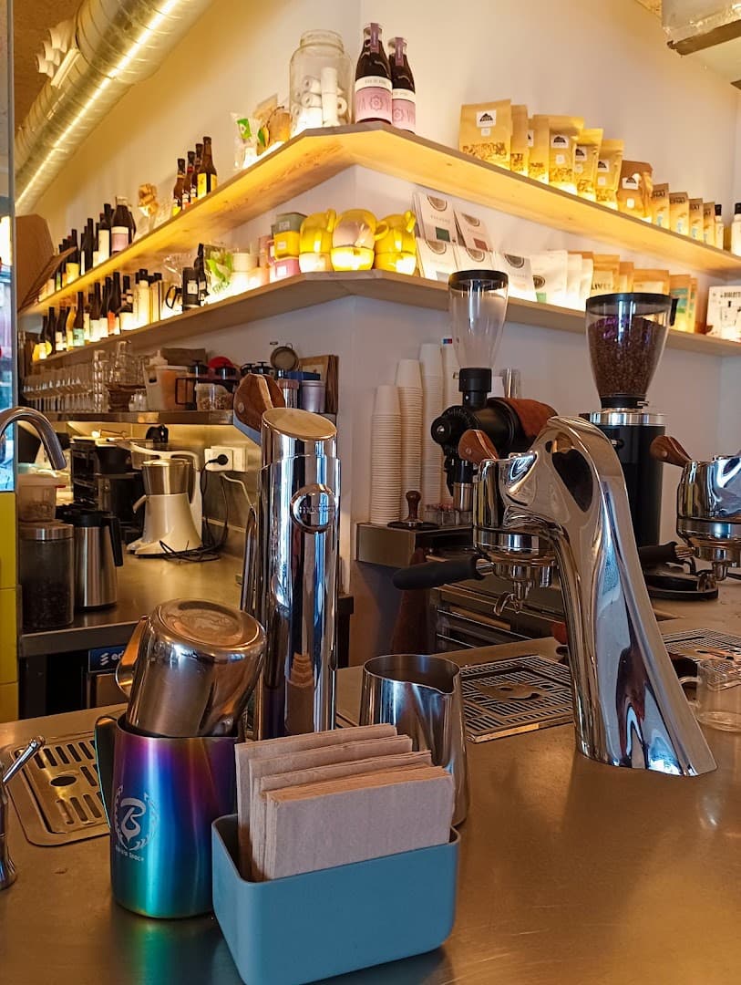Ruda Café en Trava Bar - specialty coffee shop in Madrid