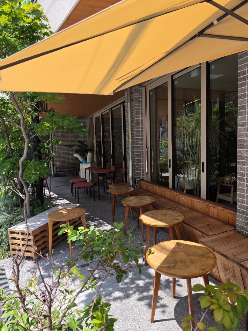 Onibus Coffee (Jiyugaoka Store) - specialty coffee shop in Tokyo