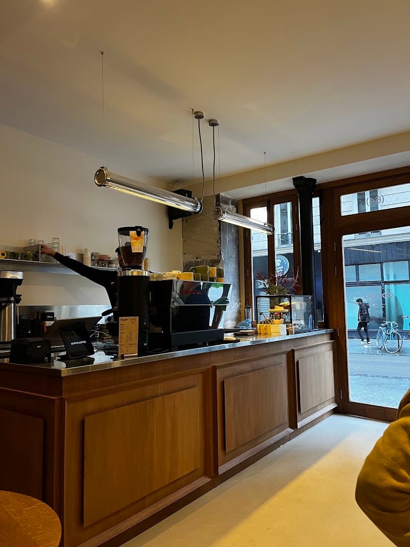 Caffe Doppio - specialty coffee shop in Paris