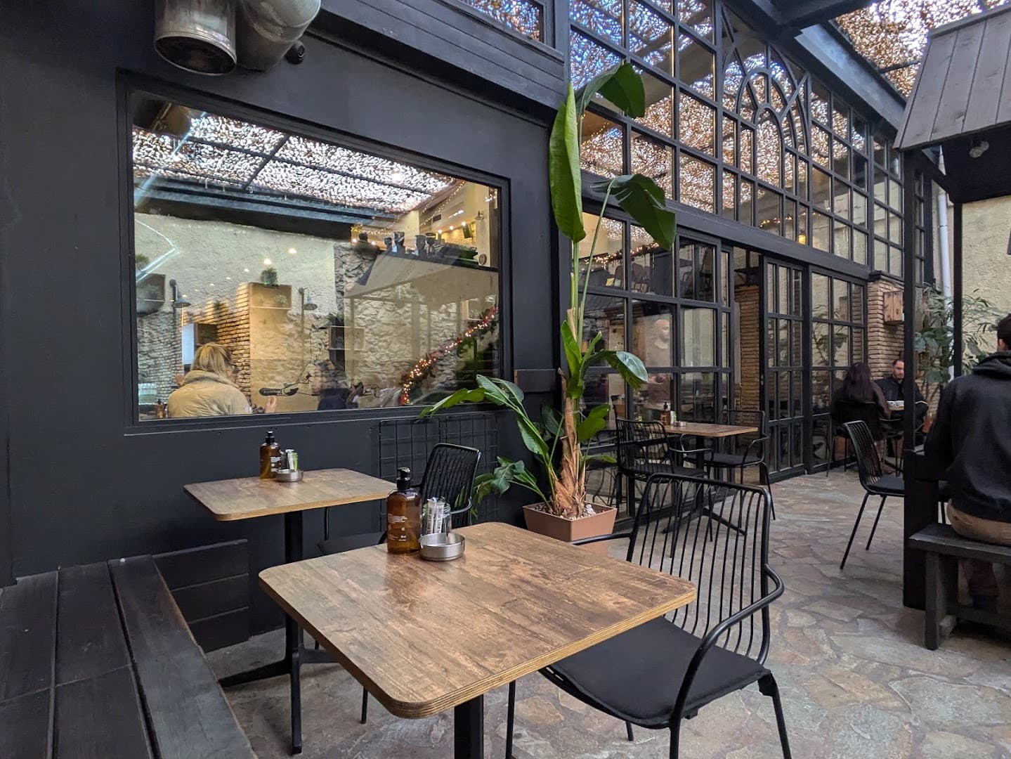 Storefront of The Underdog Thissio, specialty coffee shop in Athens